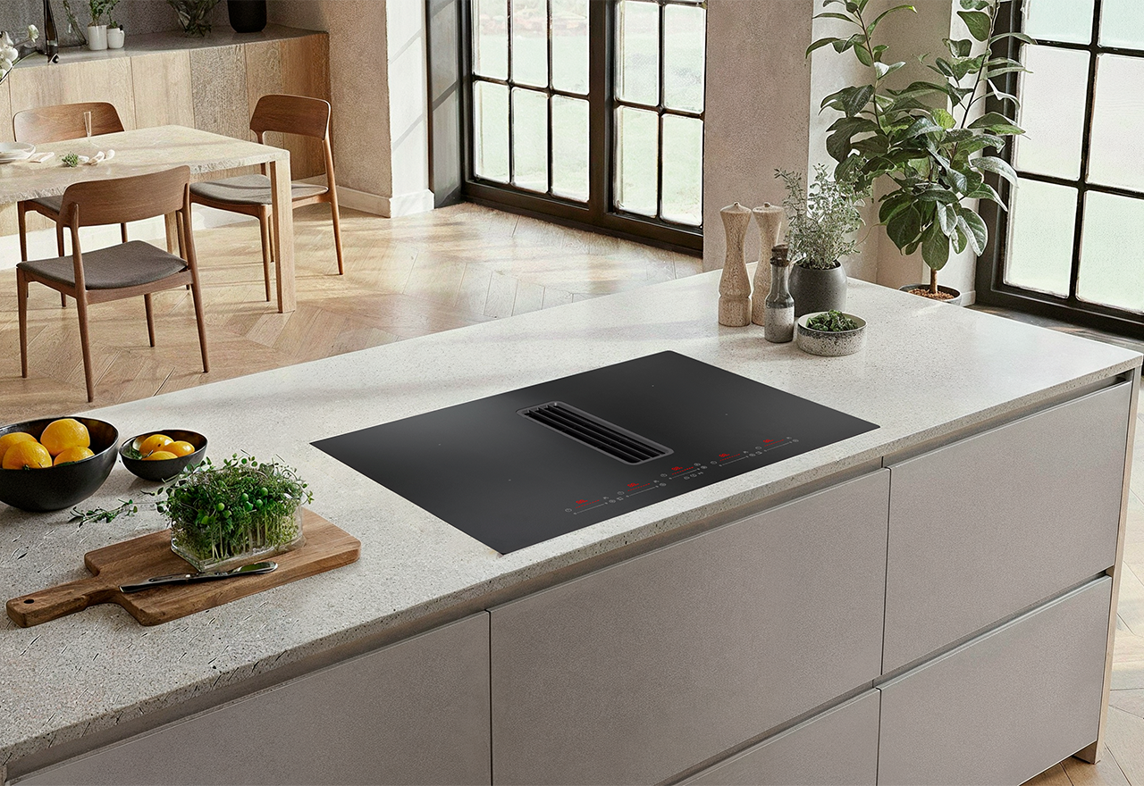 Copenhagen Matt Stove med innebygd komfyrhette