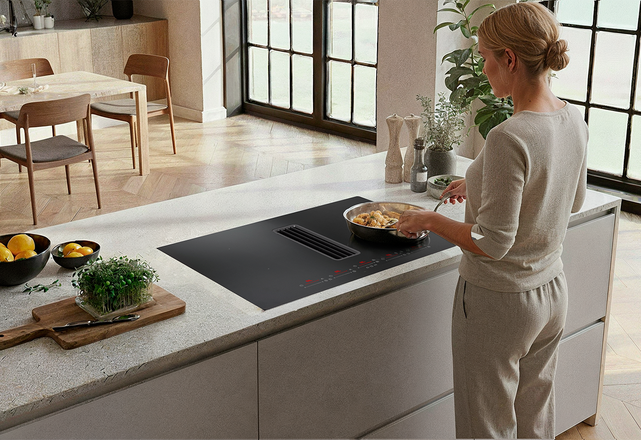 Copenhagen Matt Stove med innebygd komfyrhette